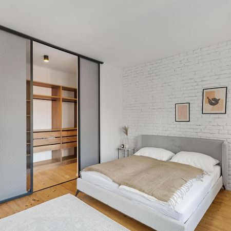 Ah Luxury Old Town Apartment บราติสลาวา ภายนอก รูปภาพ